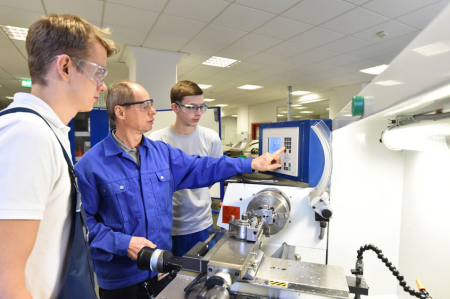 जर्मनी में कैसे ले सकते है वोकेशनल ट्रेनिंग